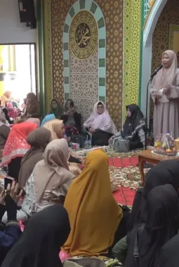 Plh Bupati Inhil Hadiri Maulid Nabi di Masjid Miftahul Jannah, Ajak Jamaah Perkuat Silaturahmi dan Doakan Daerah Tetap Kondusif